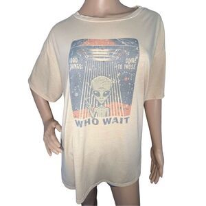 ROMWE Alien Graphic Pale Yellow Shirt Sleeve T-Shirt